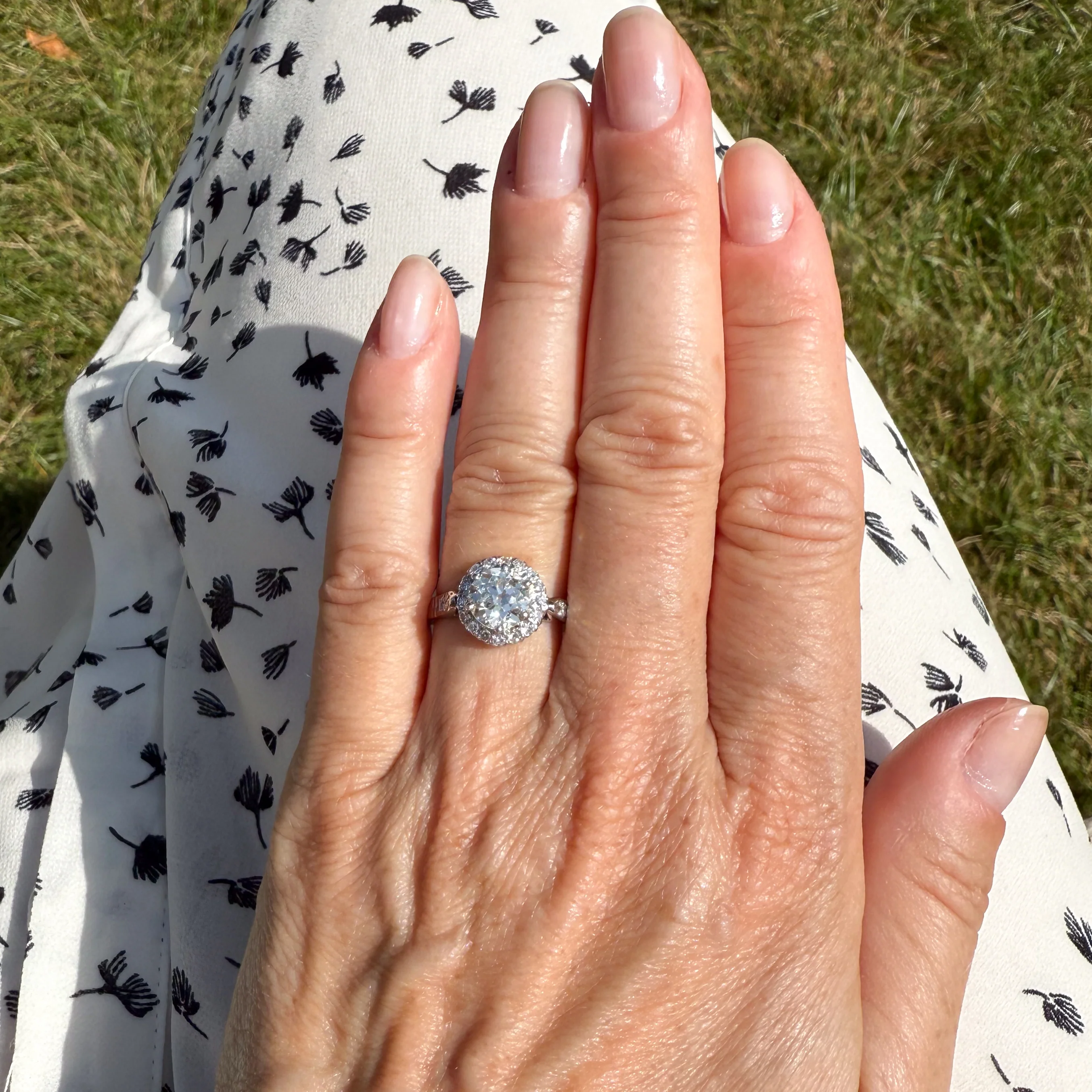 Mid Century 1.49 Carat Transitional Cut Diamond Cluster Ring, circa 1955 - Image 6