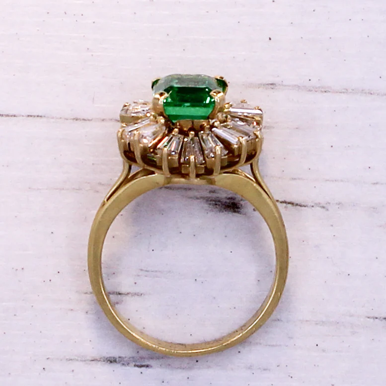 Mid Century 1.91 Carat No Oil Colombian Emerald & Diamond Ballerina Ring, circa 1965 - Image 6