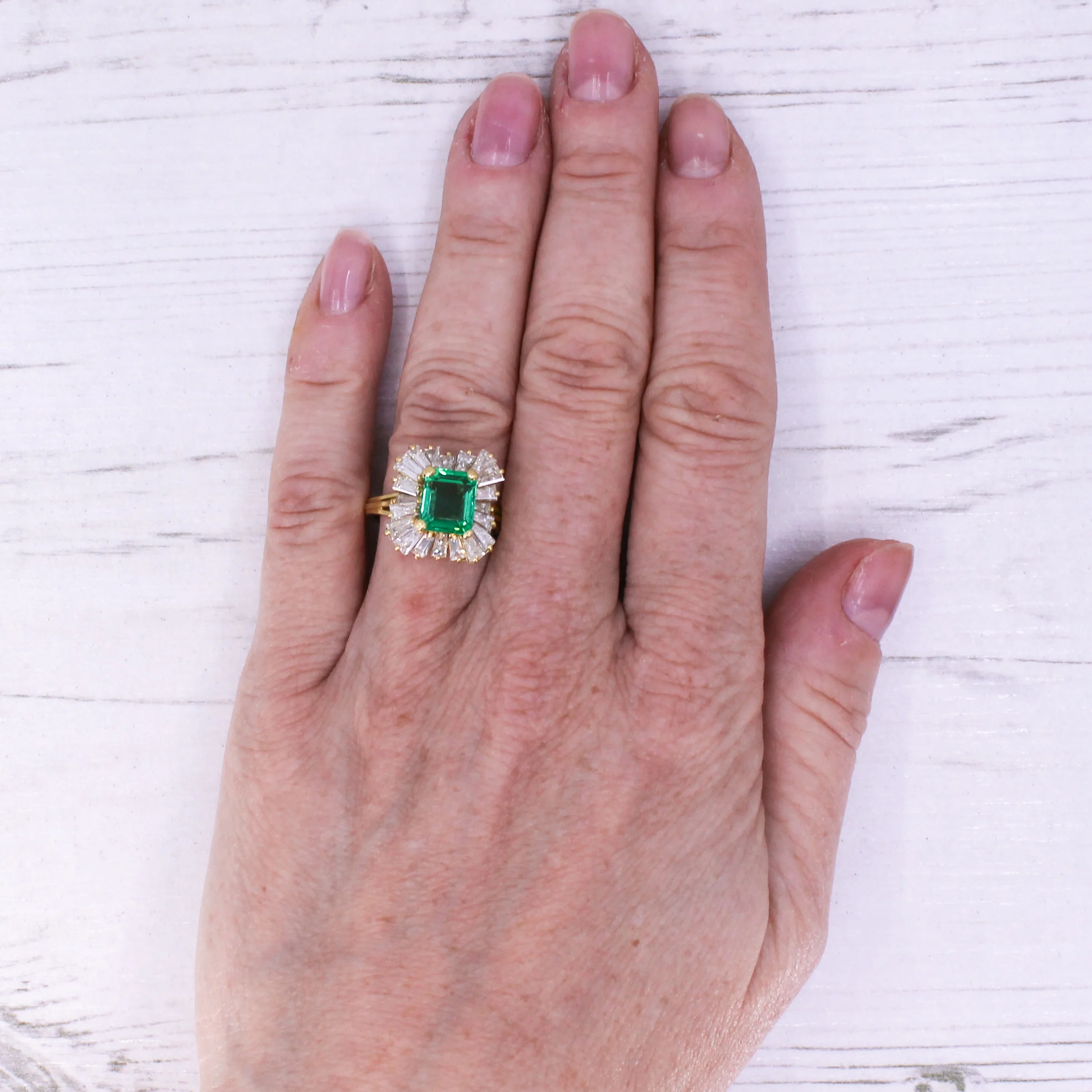 Mid Century 1.91 Carat No Oil Colombian Emerald & Diamond Ballerina Ring, circa 1965 - Image 7