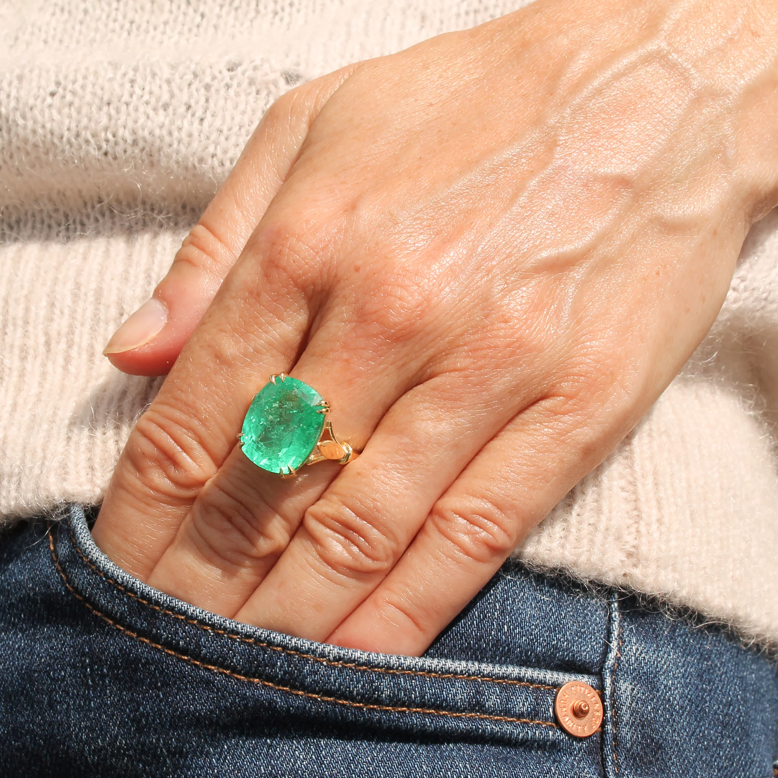 Mid Century 10.42 Carat Colombian Emerald Solitaire Ring, circa 1950 - Image 7
