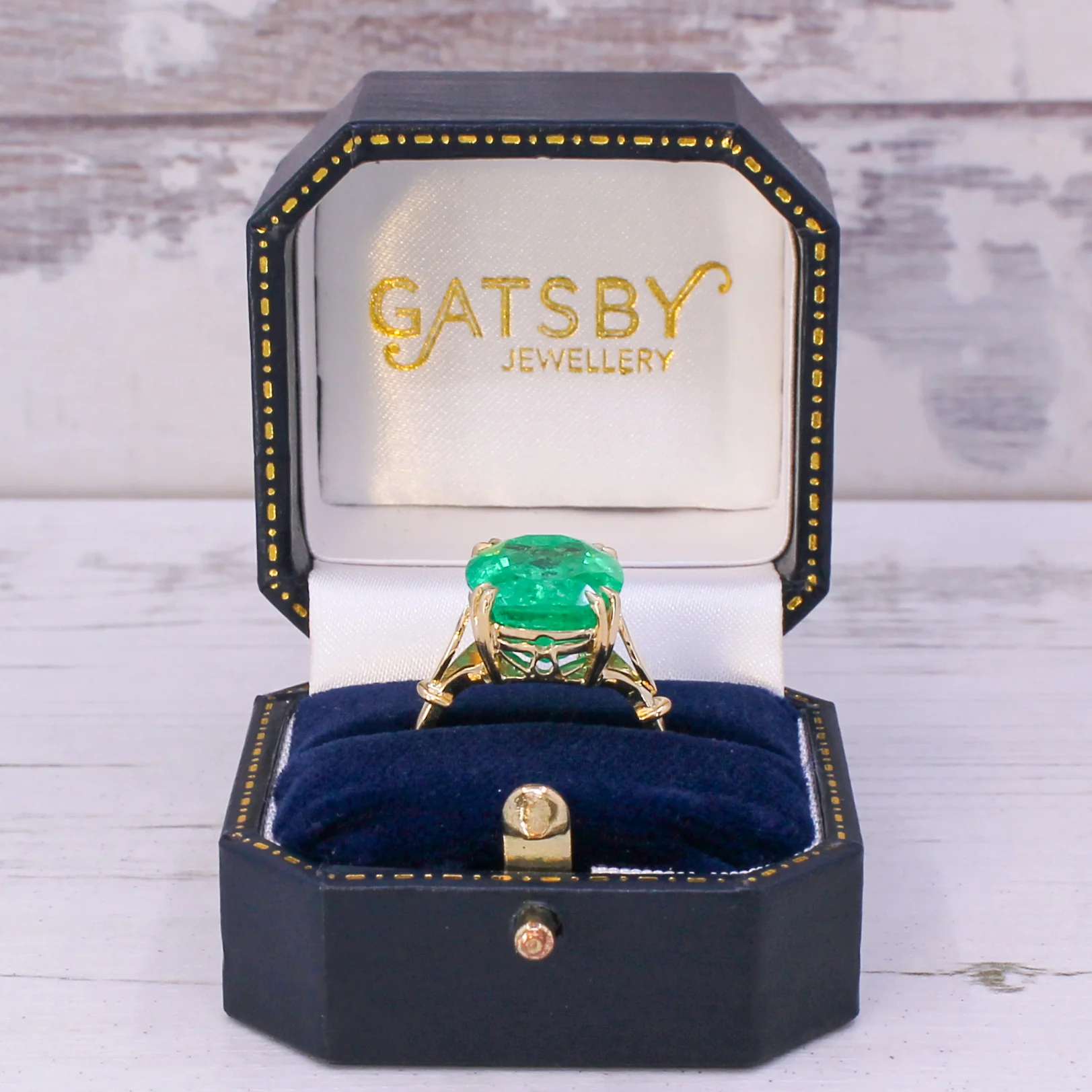 Mid Century 10.42 Carat Colombian Emerald Solitaire Ring, circa 1950 - Image 8