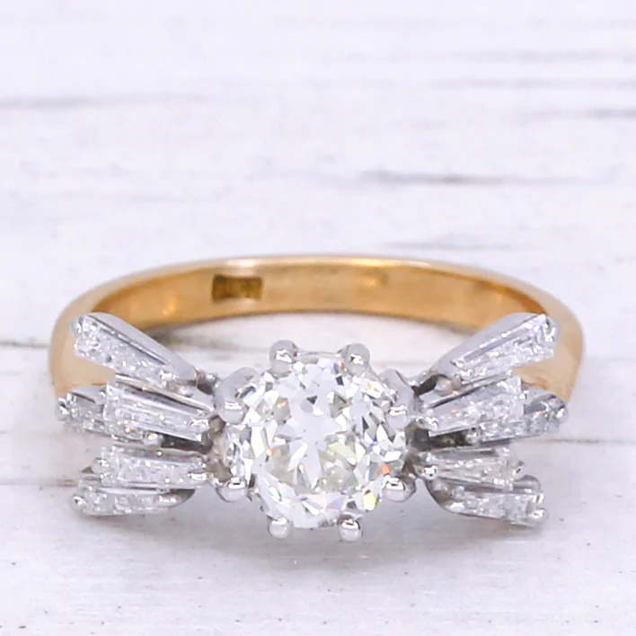 Mid Century 2.00 Carat Old Cut & Tapered Baguette Cut Diamond Ring, circa 1960 - Image 3