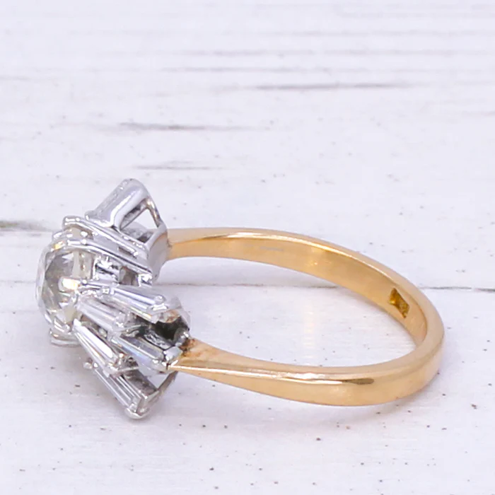 Mid Century 2.00 Carat Old Cut & Tapered Baguette Cut Diamond Ring, circa 1960 - Image 4