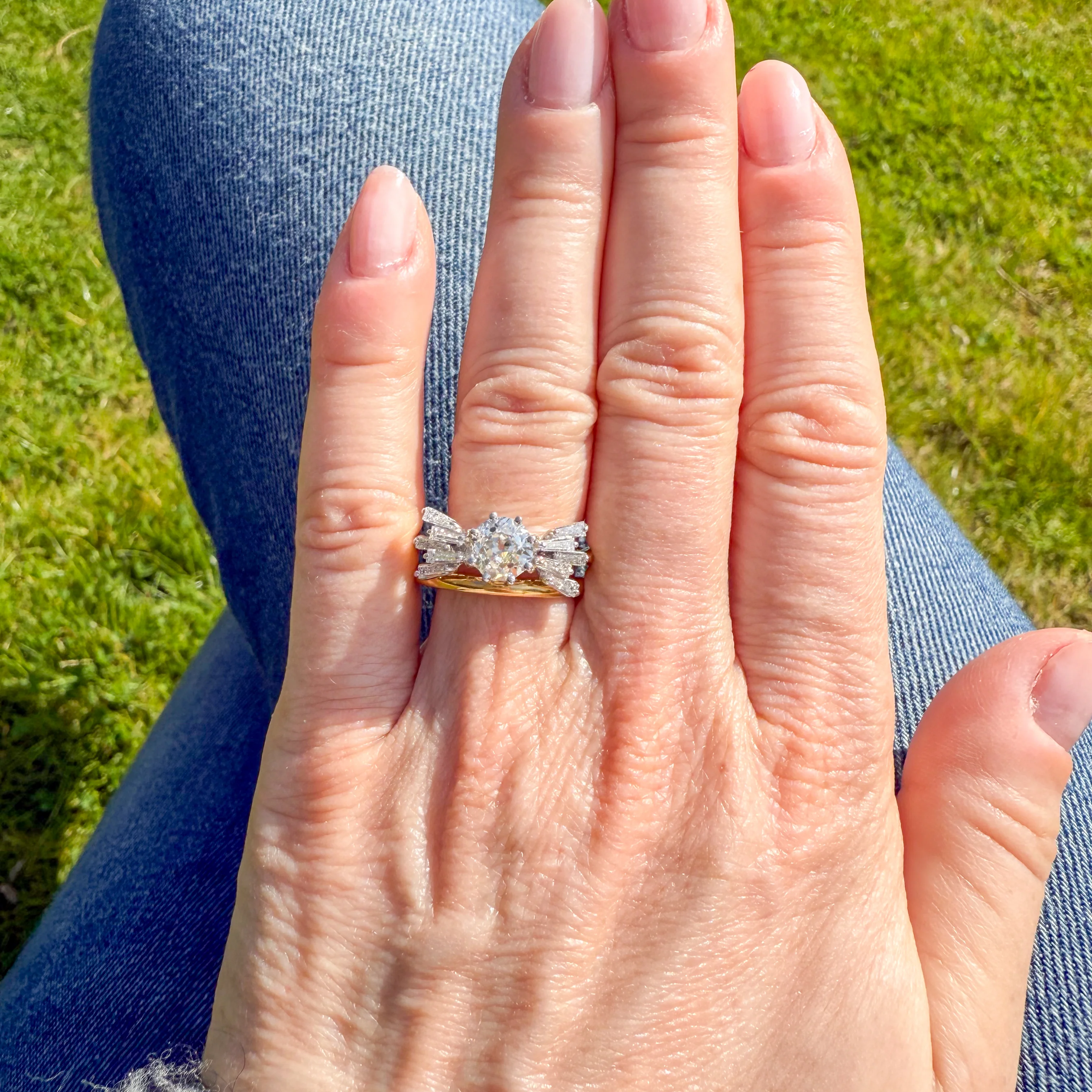 Mid Century 2.00 Carat Old Cut & Tapered Baguette Cut Diamond Ring, circa 1960 - Image 6
