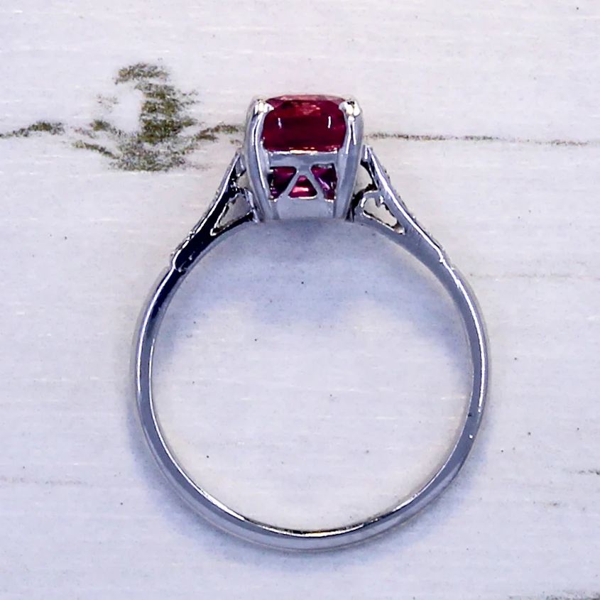 Mid Century 2.06 Carat Natural Pink Sapphire Solitaire Ring, circa 1960 - Image 6