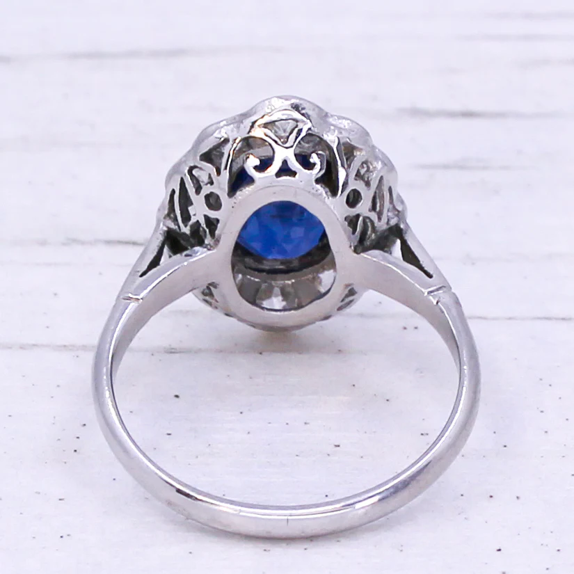 Mid Century 2.30 Carat Burmese Sapphire & Diamond Cluster Ring, circa 1950 - Image 6