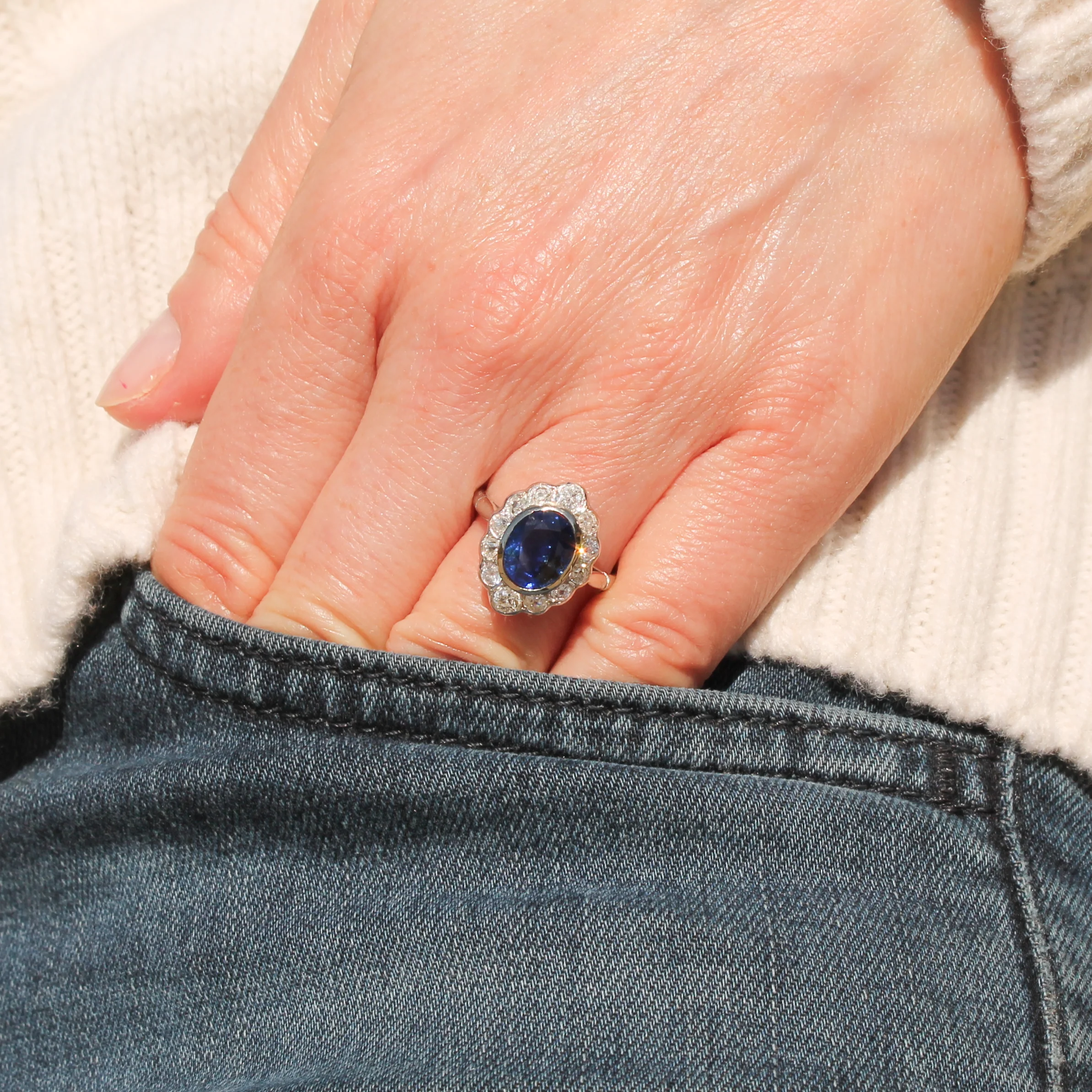 Mid Century 2.30 Carat Burmese Sapphire & Diamond Cluster Ring, circa 1950 - Image 7