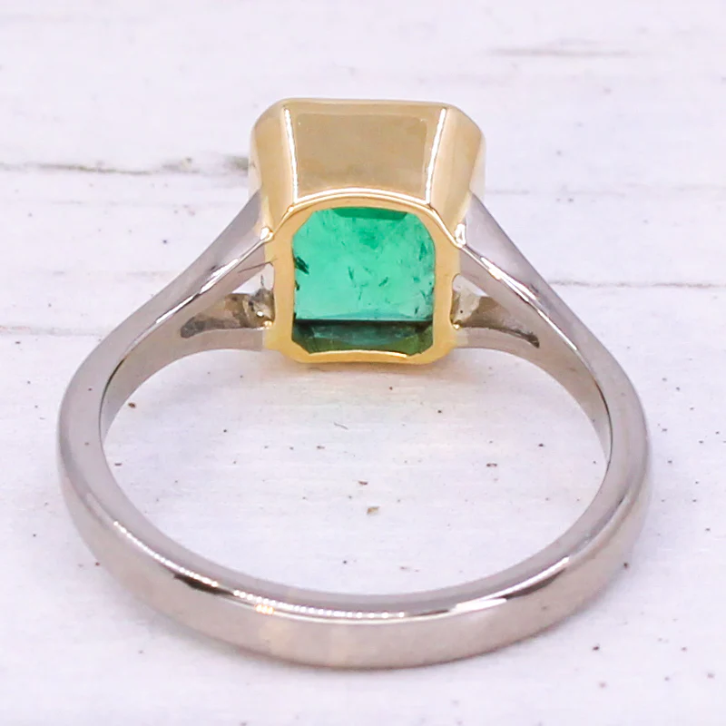 Mid Century 2.40 Carat Colombian Emerald Solitaire Ring, circa 1960 - Image 5