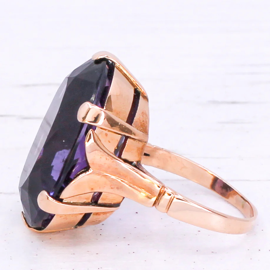 Mid Century 22.17 Carat Amethyst Solitaire Ring, circa 1960 - Image 4