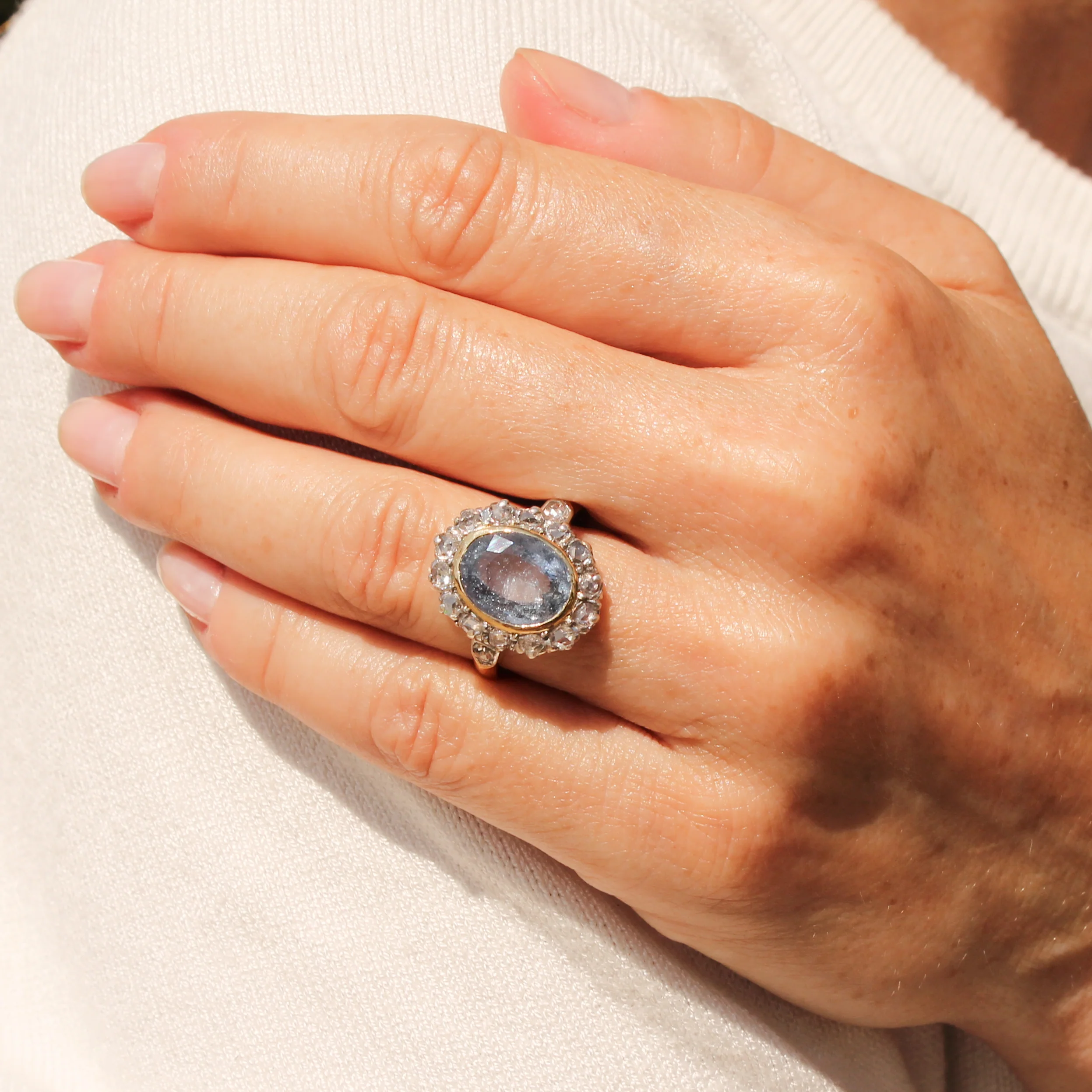 Mid Century 4.19 Carat Natural Sapphire & Rose Cut Diamond Cluster Ring, circa 1960 - Image 2