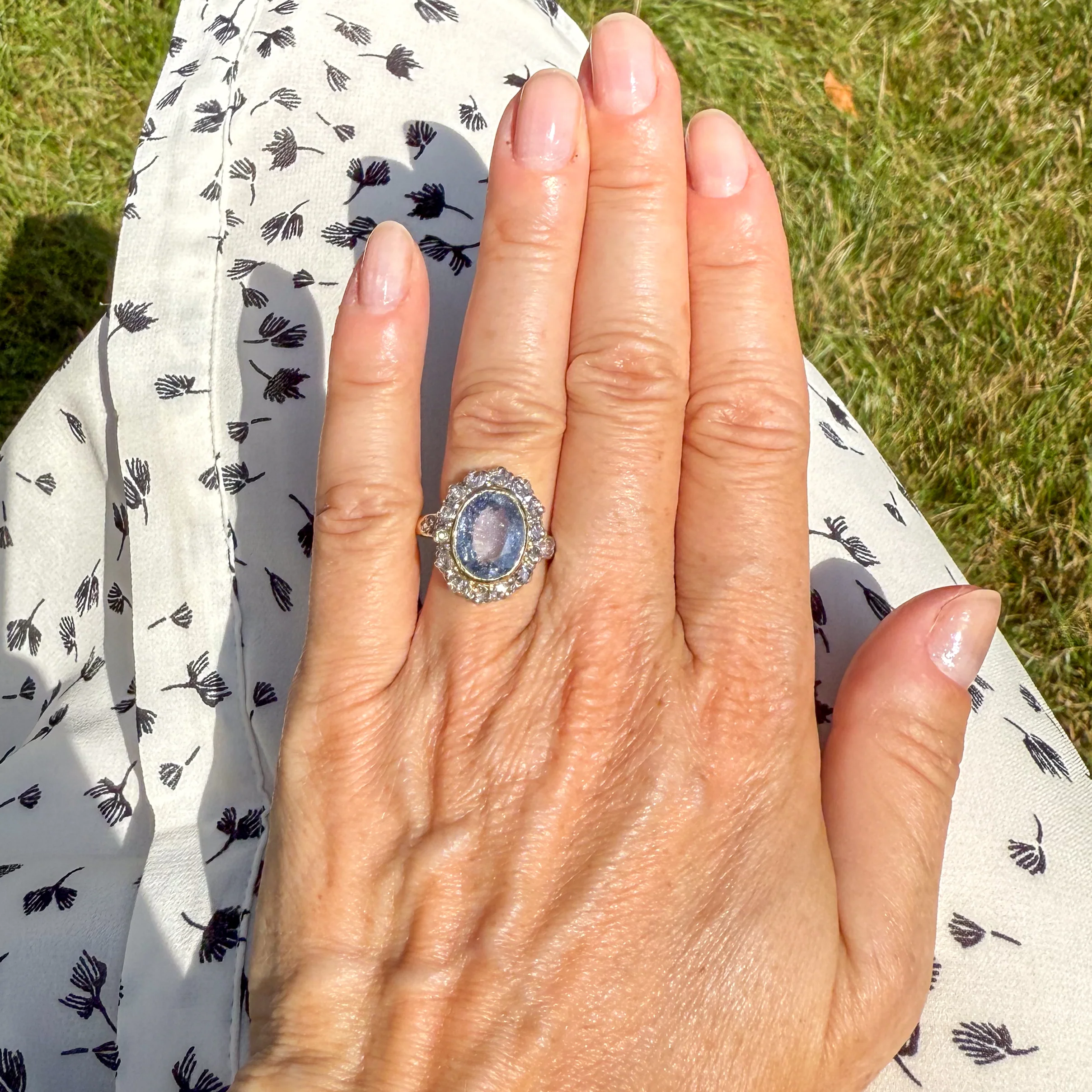 Mid Century 4.19 Carat Natural Sapphire & Rose Cut Diamond Cluster Ring, circa 1960 - Image 6