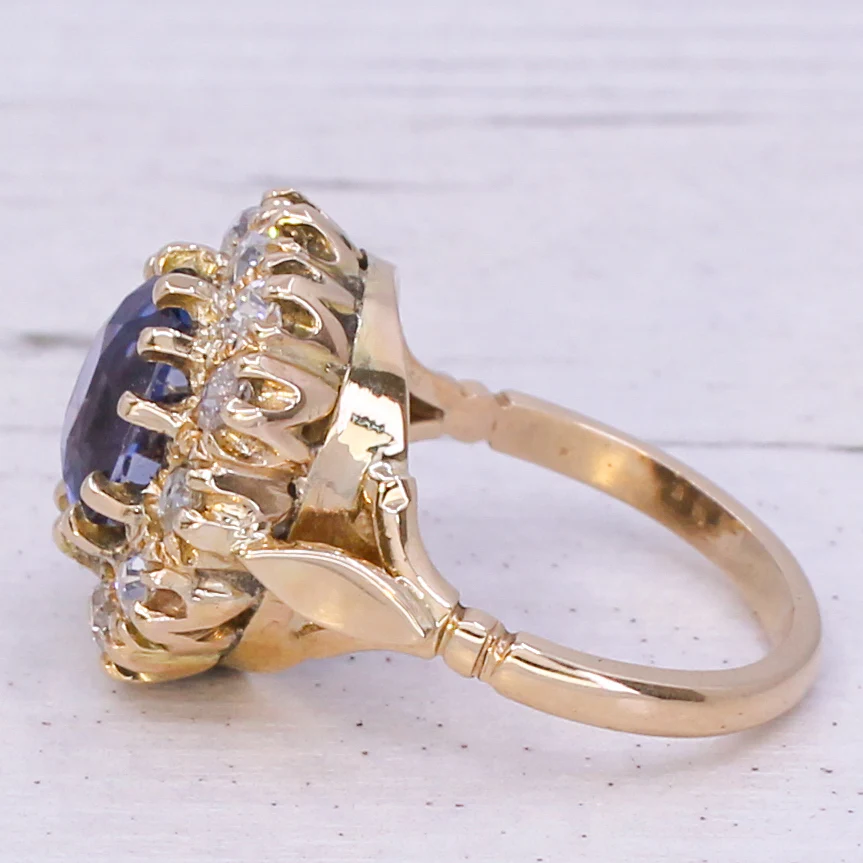 Mid Century 5.18 Carat Natural Sapphire & Diamond Cluster Ring, circa 1960 - Image 4