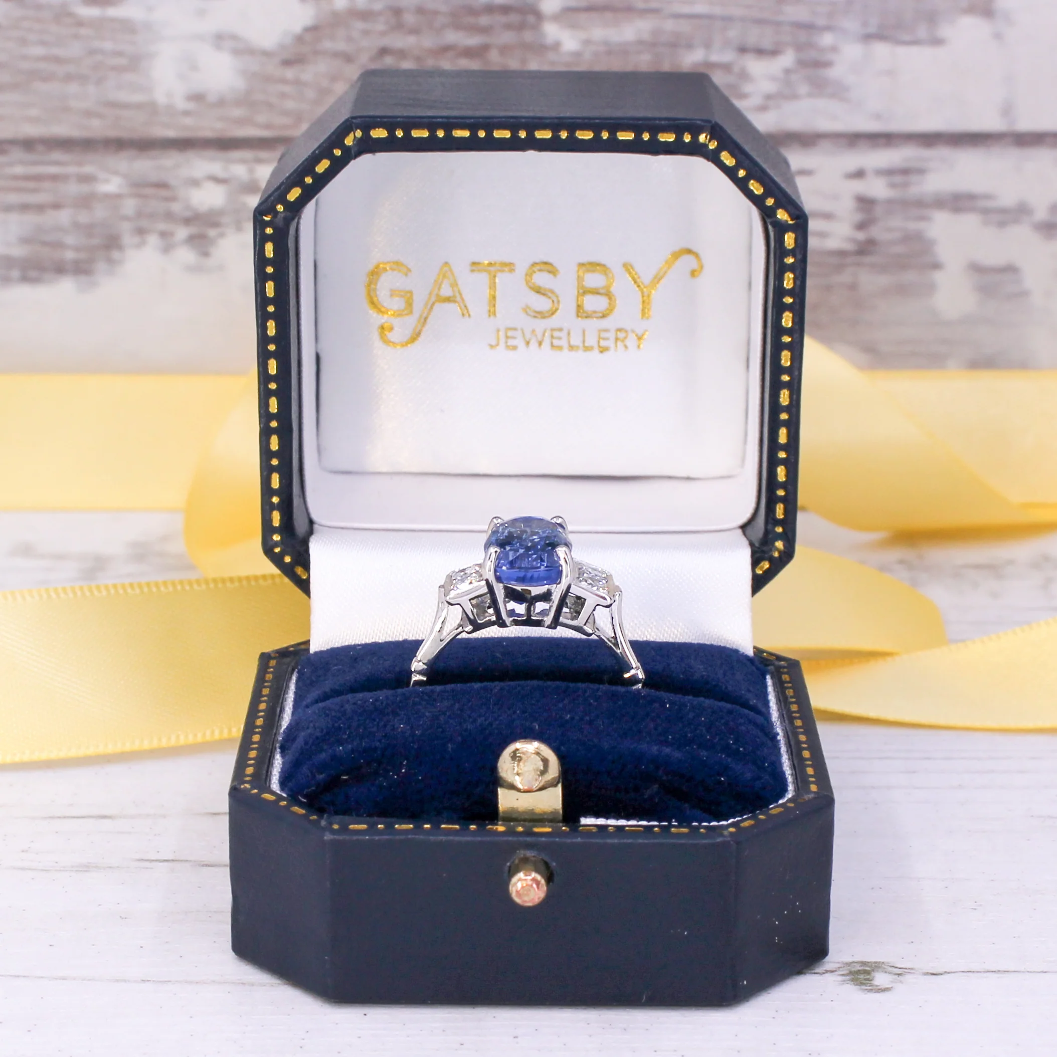 Mid Century 5.68 Carat Natural Ceylon Sapphire Ring, circa 1950 - Image 8