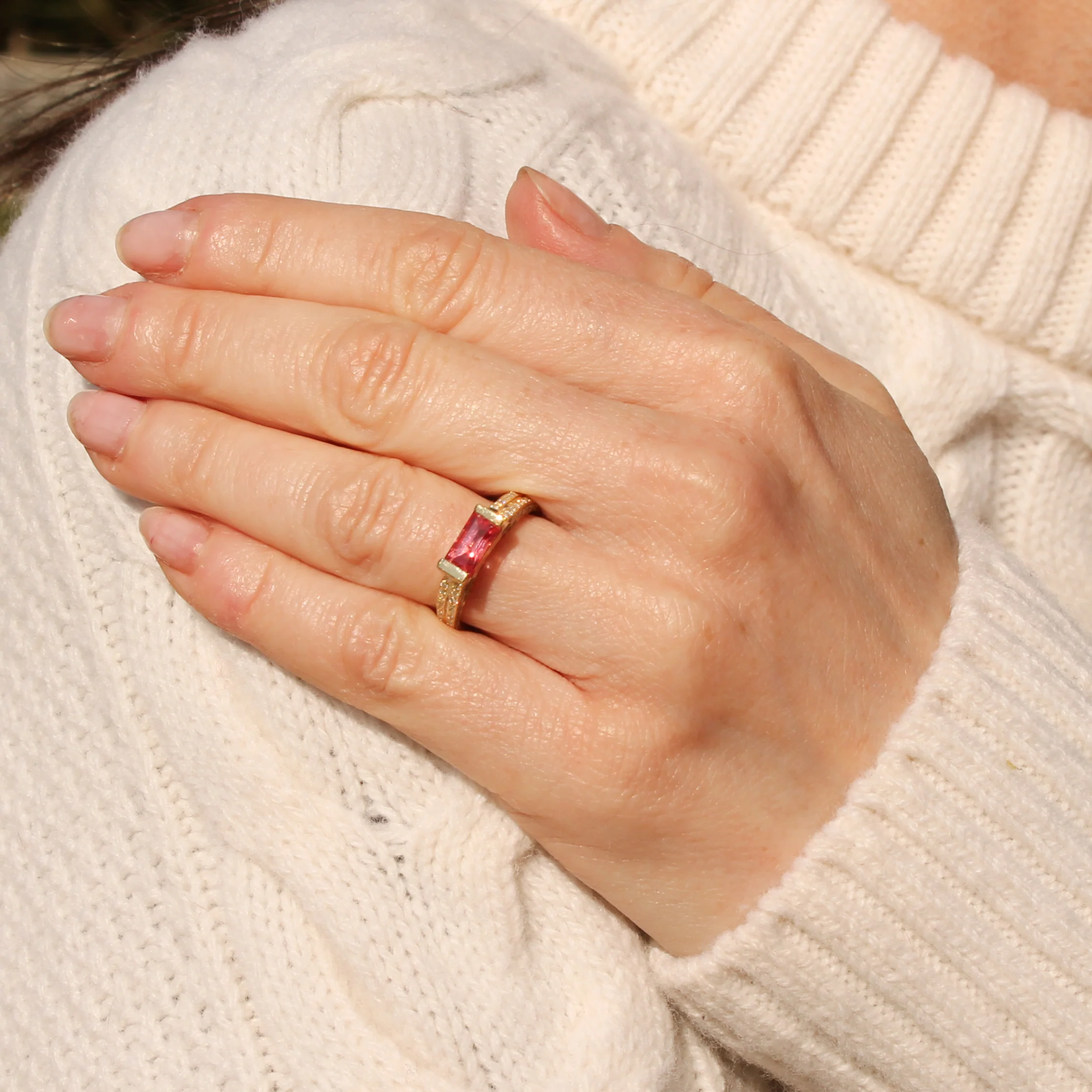 Modern 1.13 Carat Padparadscha Sapphire Solitaire Ring, circa 1980 - Image 7