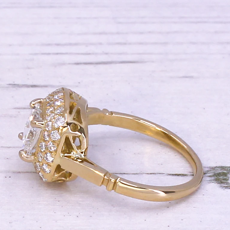 Modern 1.70 Carat Cushion Cut Diamond Cluster Ring, 18k Gold - Image 5