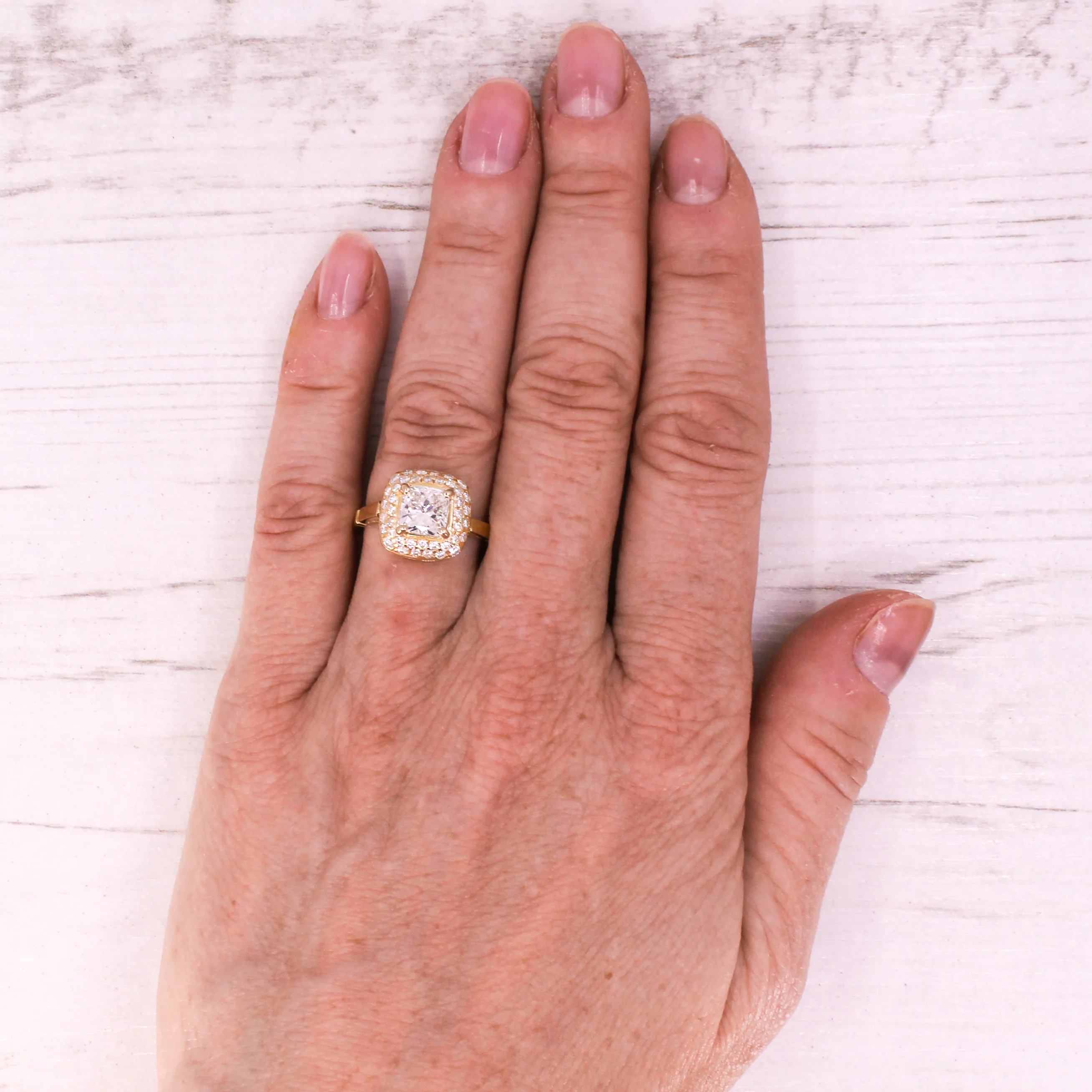 Modern 1.70 Carat Cushion Cut Diamond Cluster Ring, 18k Gold - Image 6