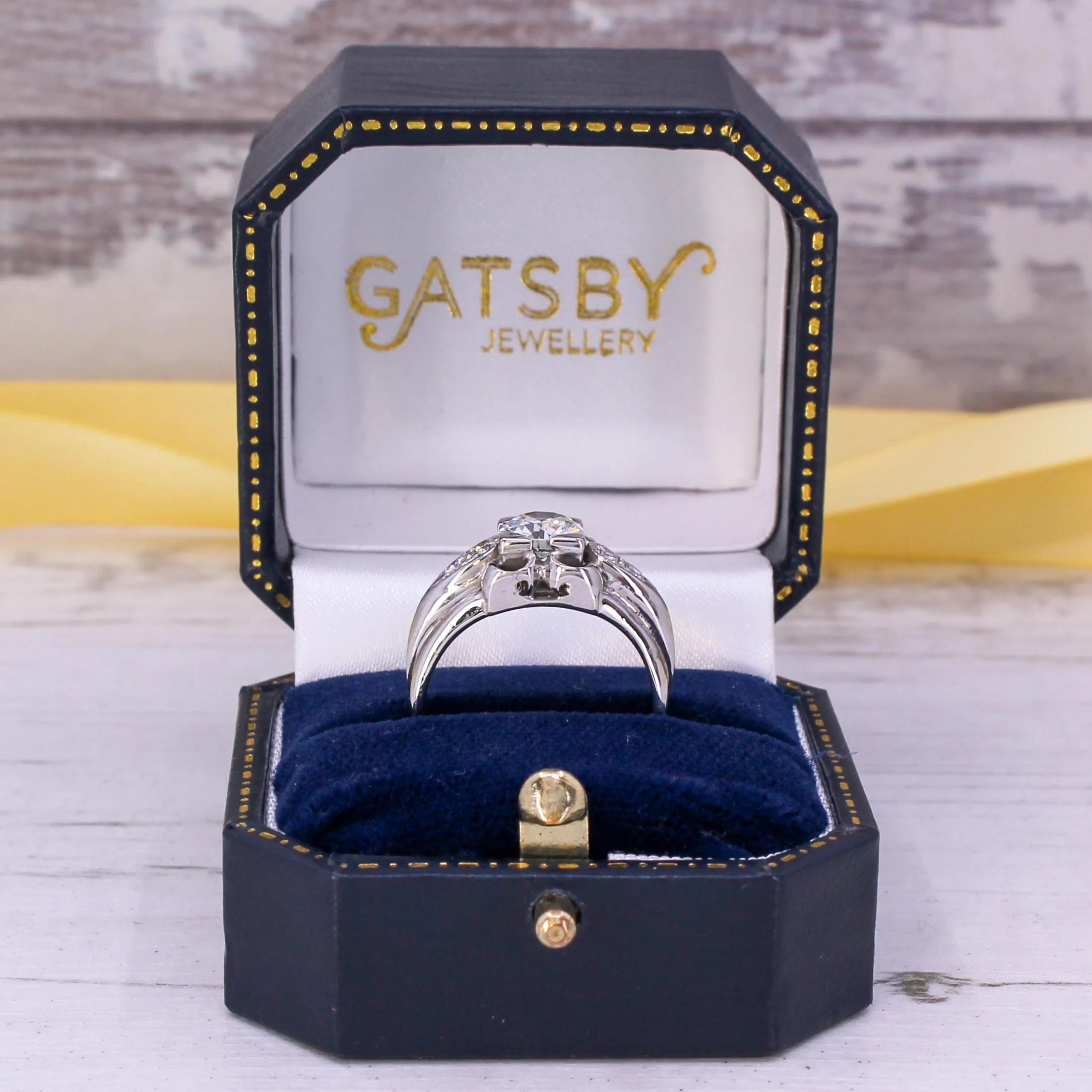 Retro 0.90 Carat Old European Cut Diamond Engagement Ring, circa 1950 - Image 8