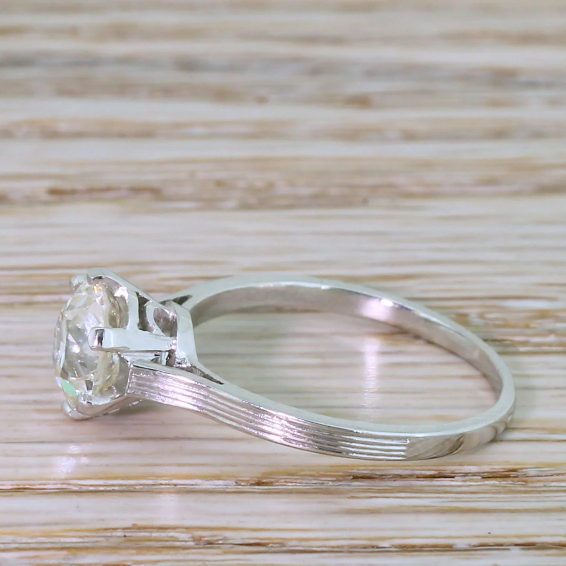 Retro 1.66 Carat Old European Cut Diamond Engagement Ring, circa 1945 - Image 4