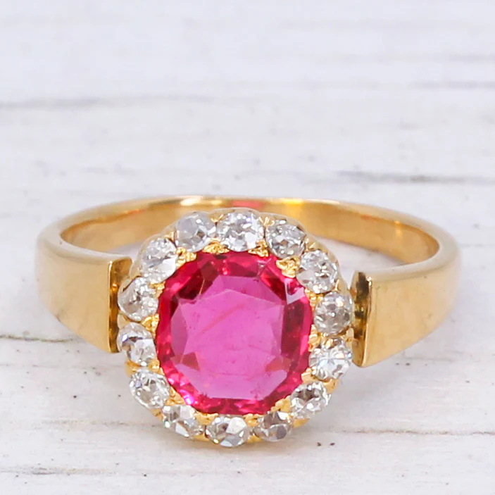 Victorian 0.80 Carat Natural Burmese Spinel & Diamond Ring, circa 1880 - Image 3