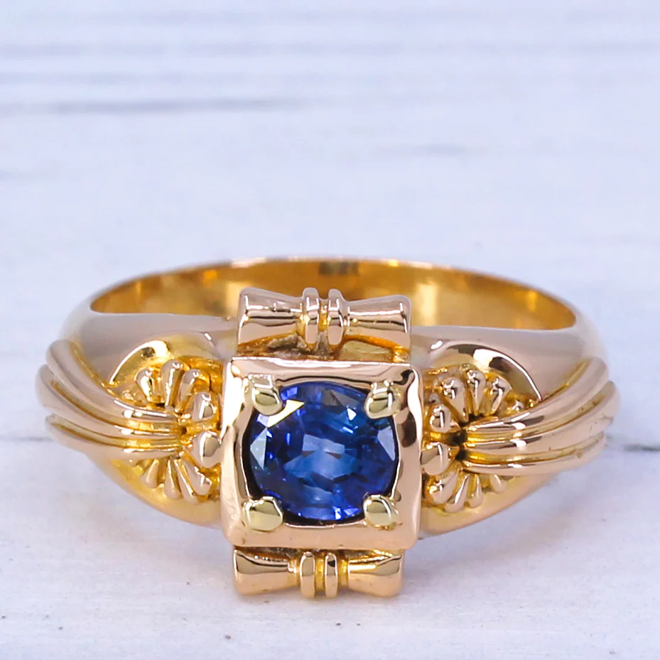 Victorian 0.81 Carat Sapphire Solitaire Ring, circa 1900 - Image 3