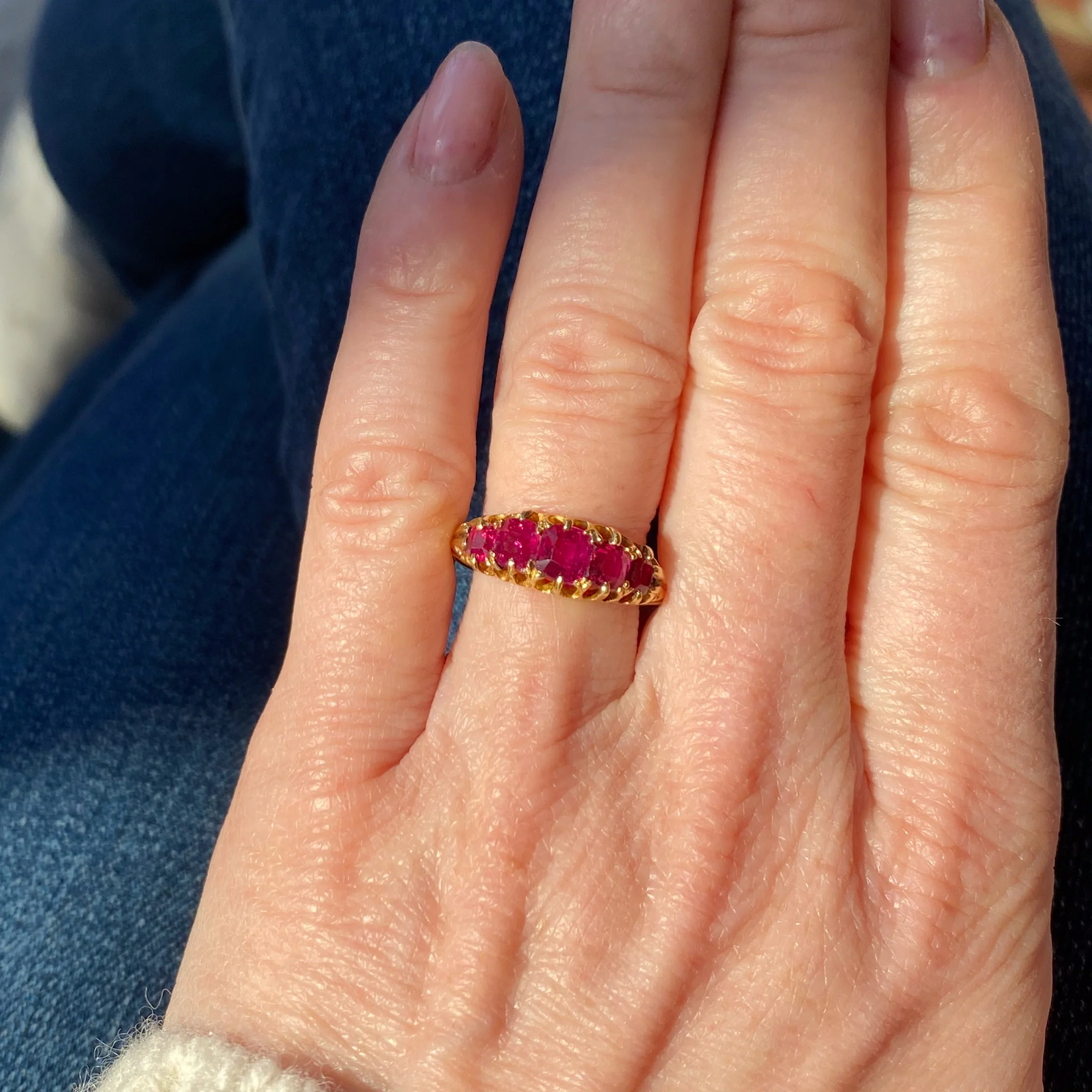 Victorian 1.00 Carat Natural Ruby Five Stone Ring, circa 1900 - Image 8