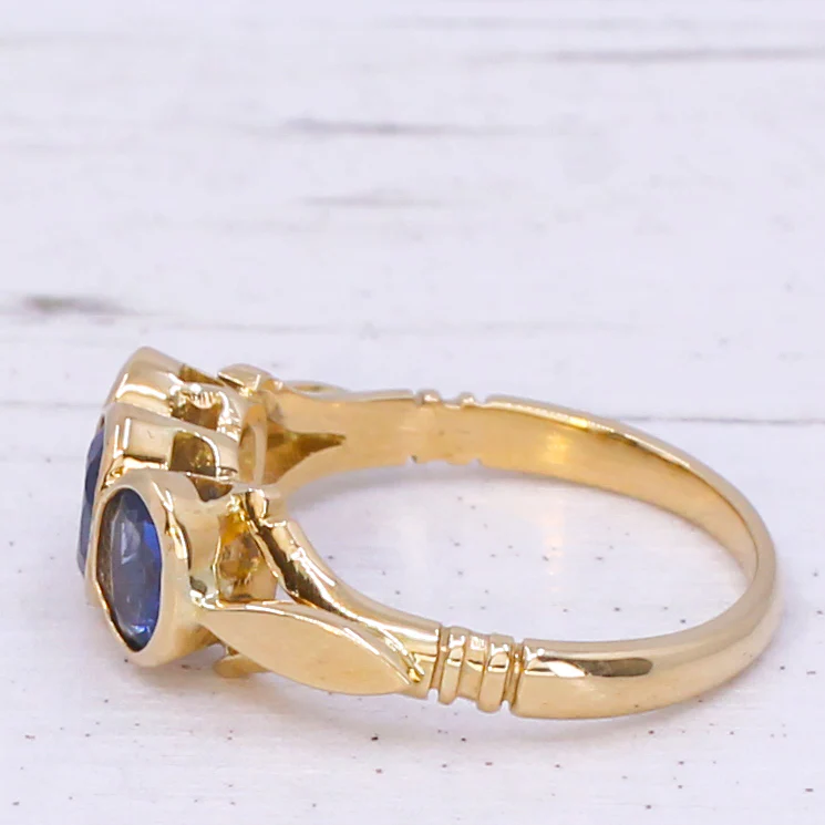 Victorian 1.70 Carat Natural Burmese Sapphire Trilogy Ring, circa 1900 - Image 4