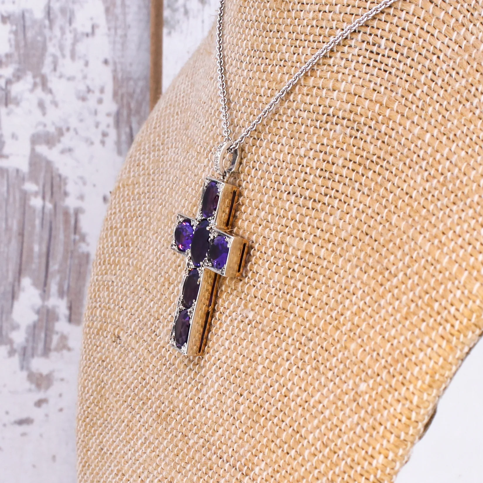 Victorian 7.00 Carat Amethyst Cross Pendant, circa 1850 - Image 4