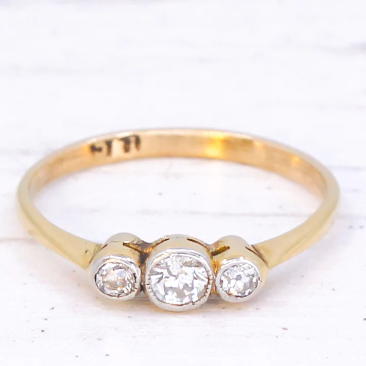 Vintage 0.13 Carat Diamond Three Stone Ring, circa 1950 - Image 3