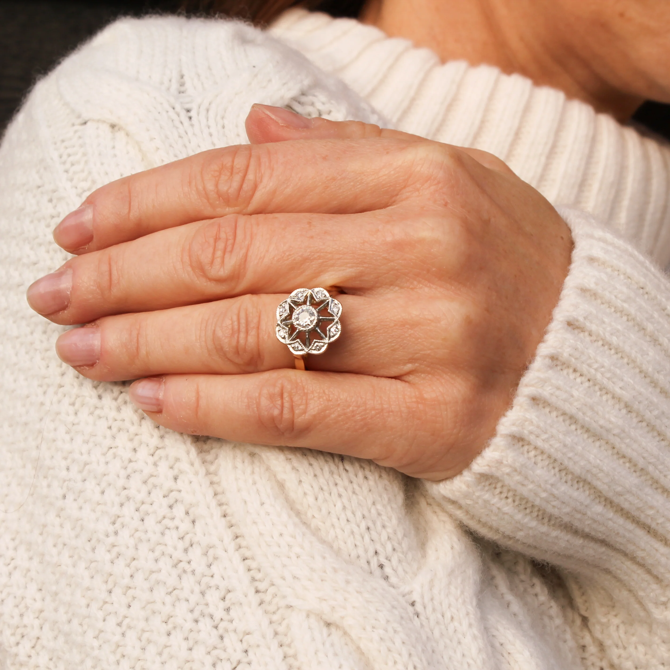 Vintage 0.40 Carat Old Cut Diamond Cluster Ring, circa 1925 - Image 2