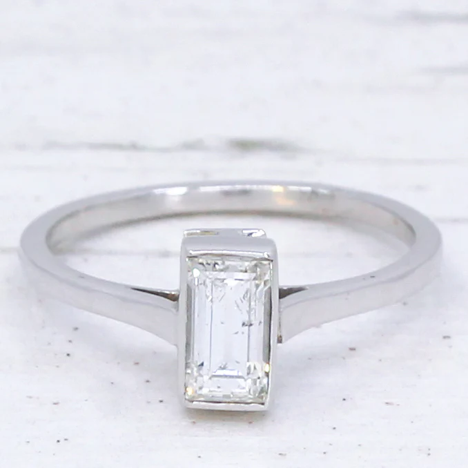 Vintage 0.50 Carat Baguette Cut Diamond Solitaire Ring, circa 1970 - Image 3
