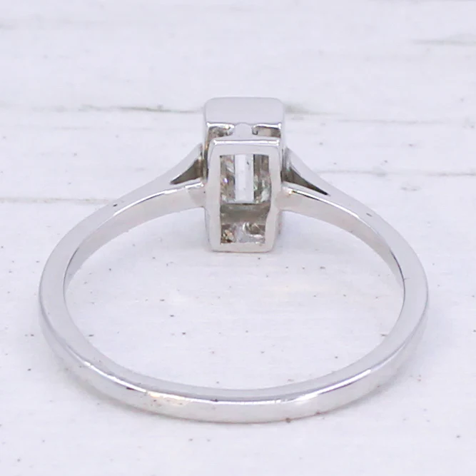 Vintage 0.50 Carat Baguette Cut Diamond Solitaire Ring, circa 1970 - Image 4