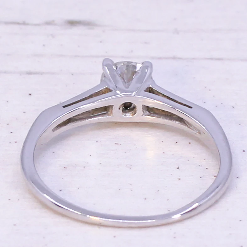 Vintage 0.59 Carat Old Cut Diamond Engagement Ring, circa 1935 - Image 5