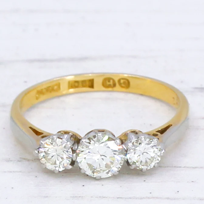 Vintage 0.70 Carat Diamond Three Stone Ring, circa 1970 - Image 3