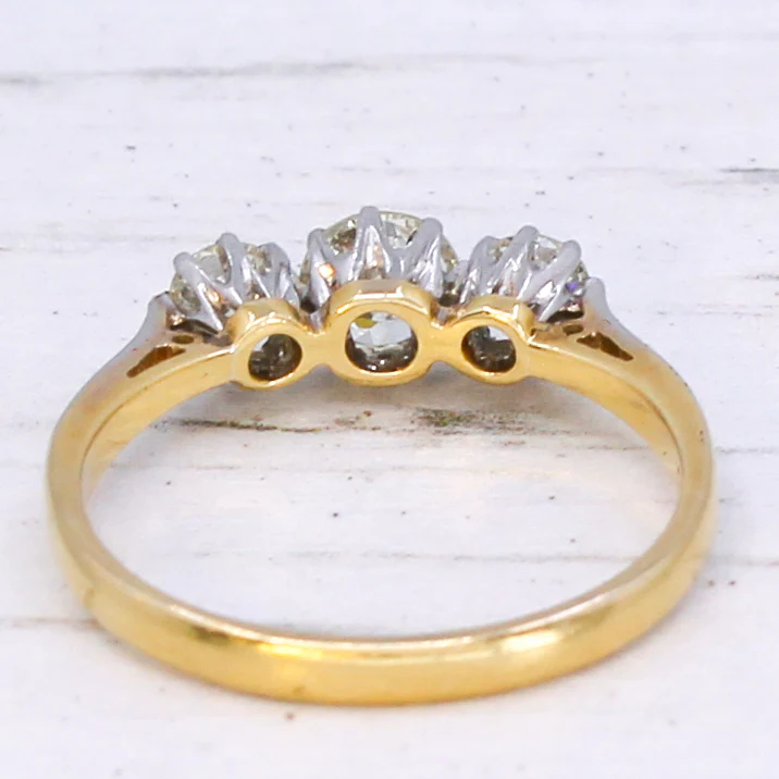 Vintage 0.70 Carat Diamond Three Stone Ring, circa 1970 - Image 5