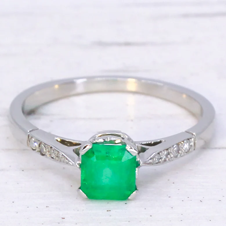 Vintage 0.71 Carat Colombian Emerald Solitaire Ring, circa 1935 - Image 3