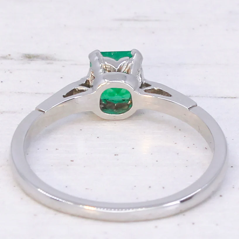 Vintage 0.71 Carat Colombian Emerald Solitaire Ring, circa 1935 - Image 5