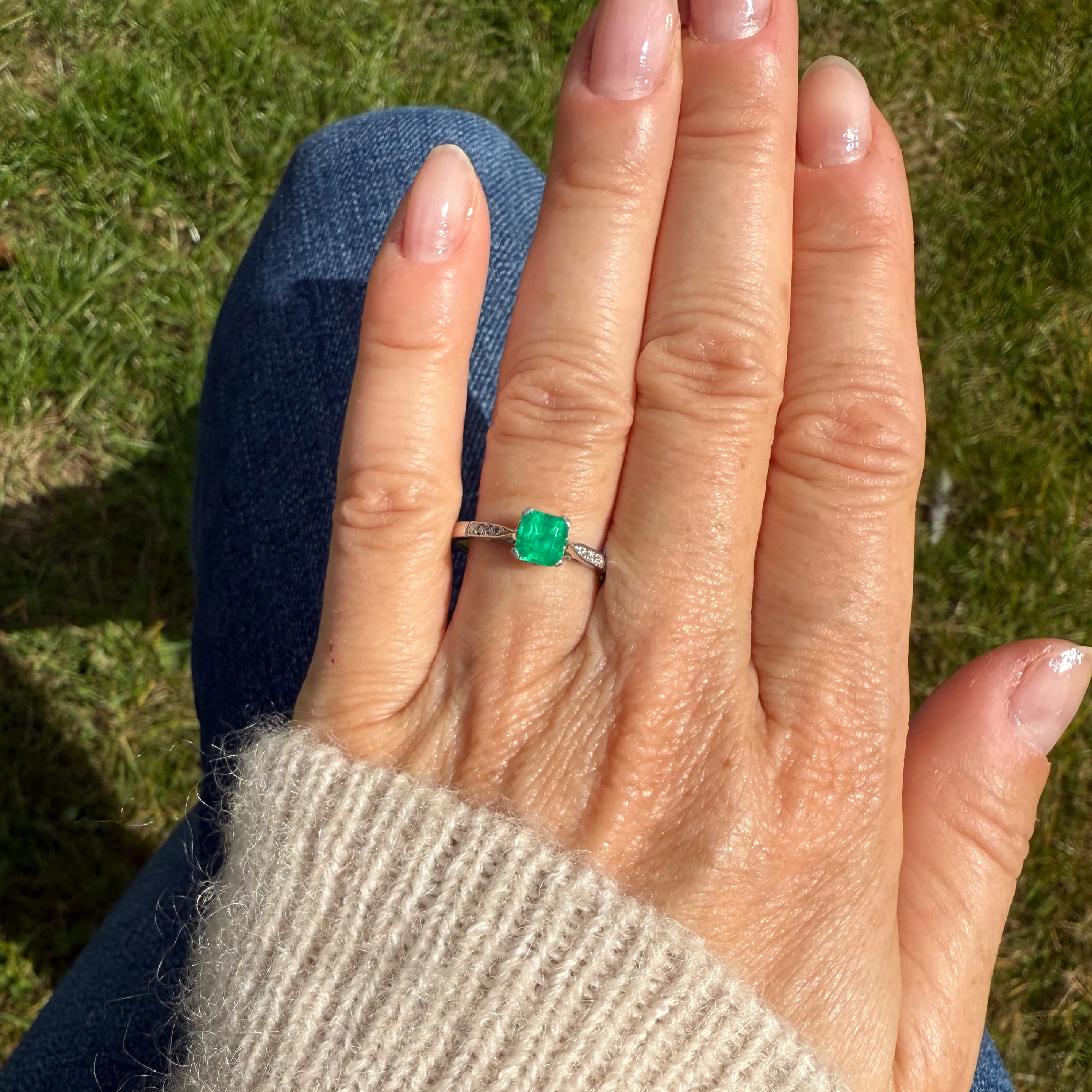 Vintage 0.71 Carat Colombian Emerald Solitaire Ring, circa 1935 - Image 6