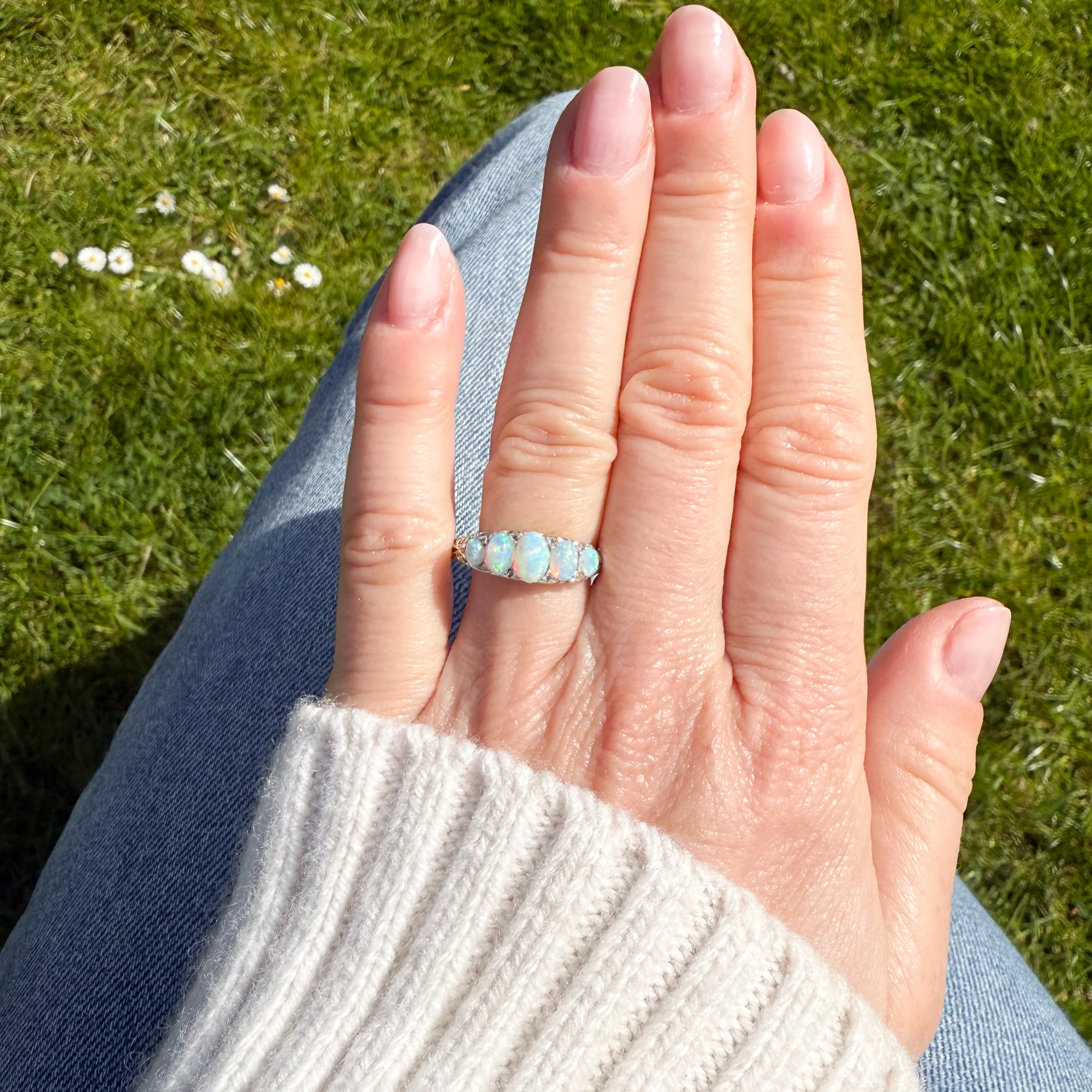 Vintage 0.90 Carat Opal Five Stone Ring, circa 1960 - Image 6