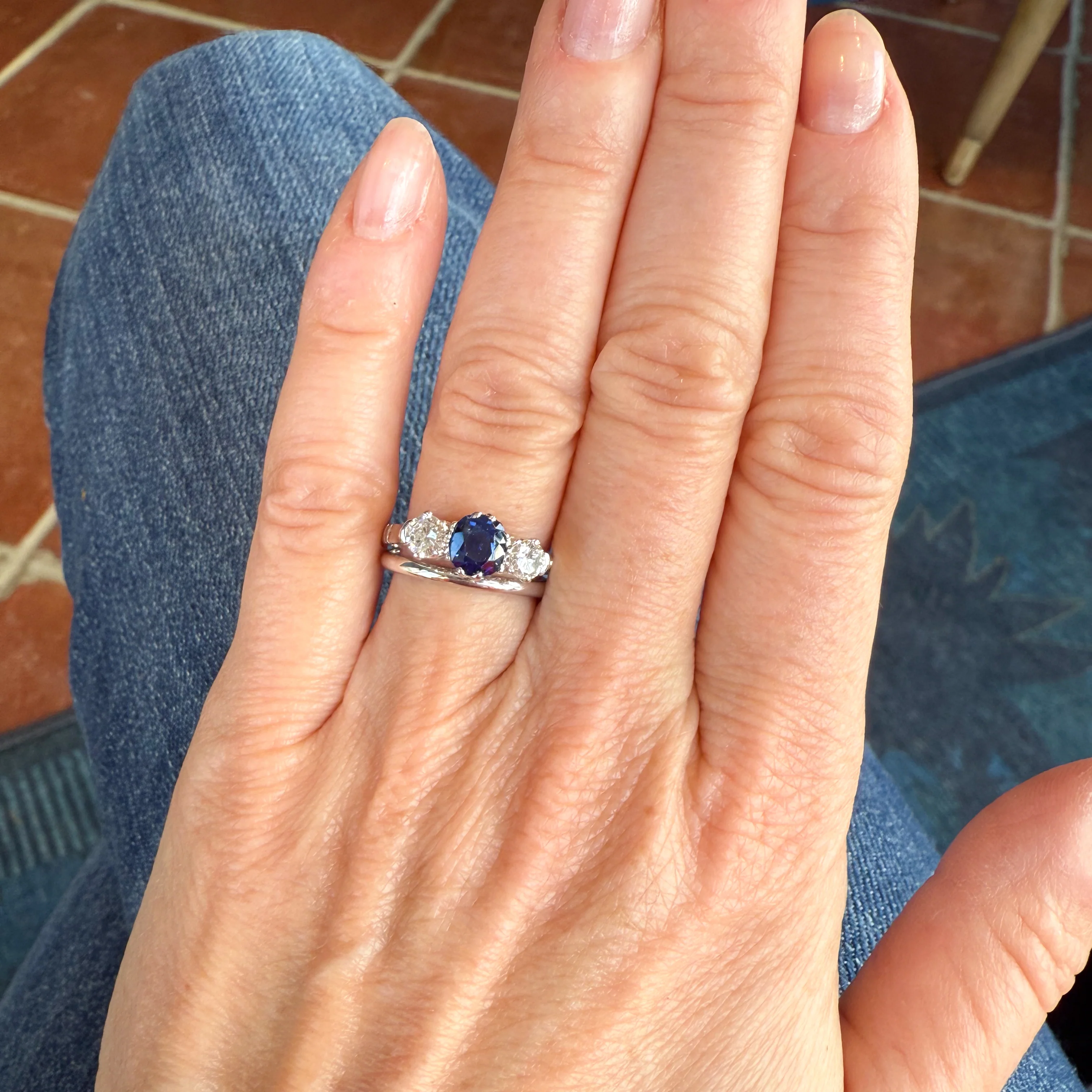Vintage 0.90 Carat Unheated Sapphire & Diamond Three Stone Ring, circa 1970 - Image 6