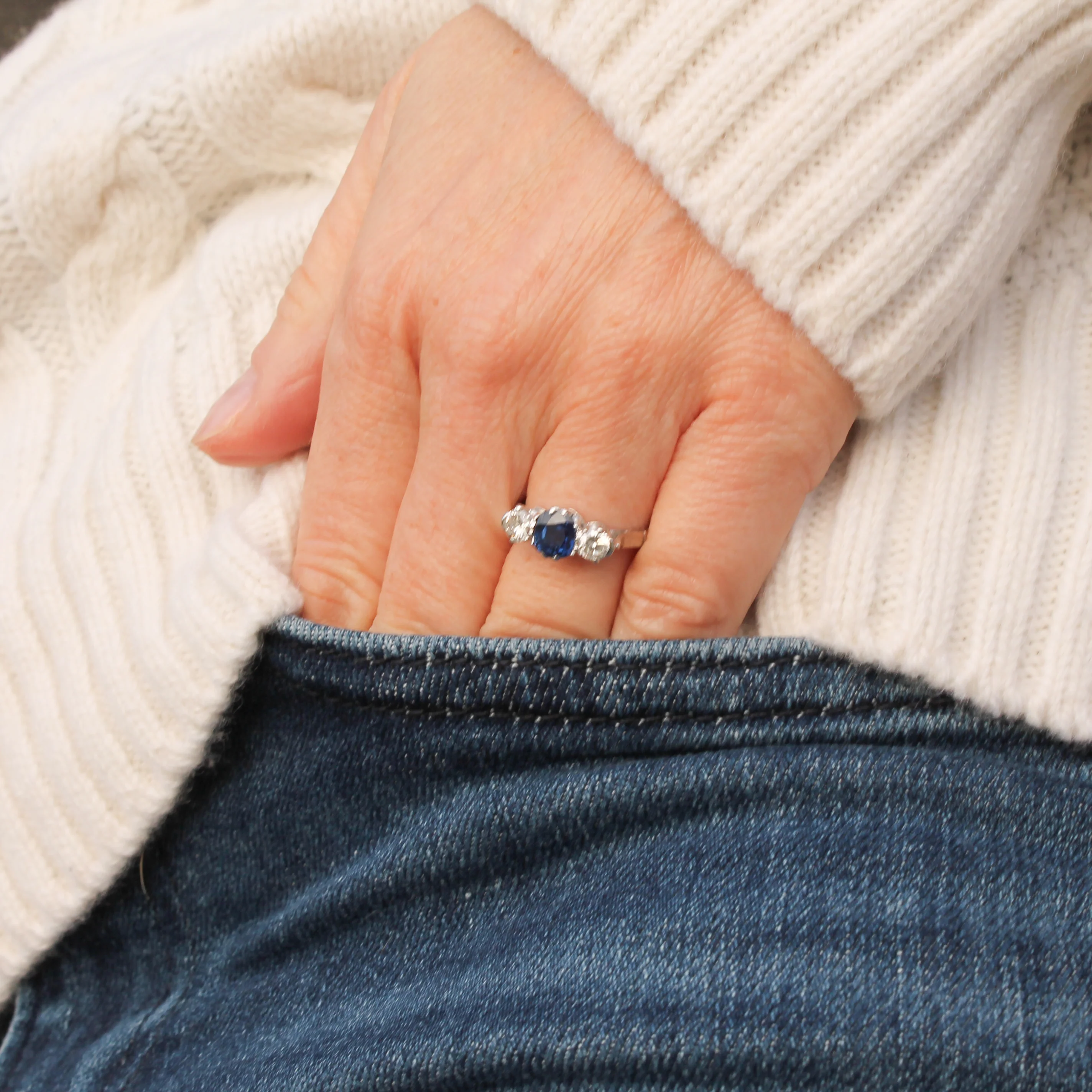 Vintage 0.90 Carat Unheated Sapphire & Diamond Three Stone Ring, circa 1970 - Image 7
