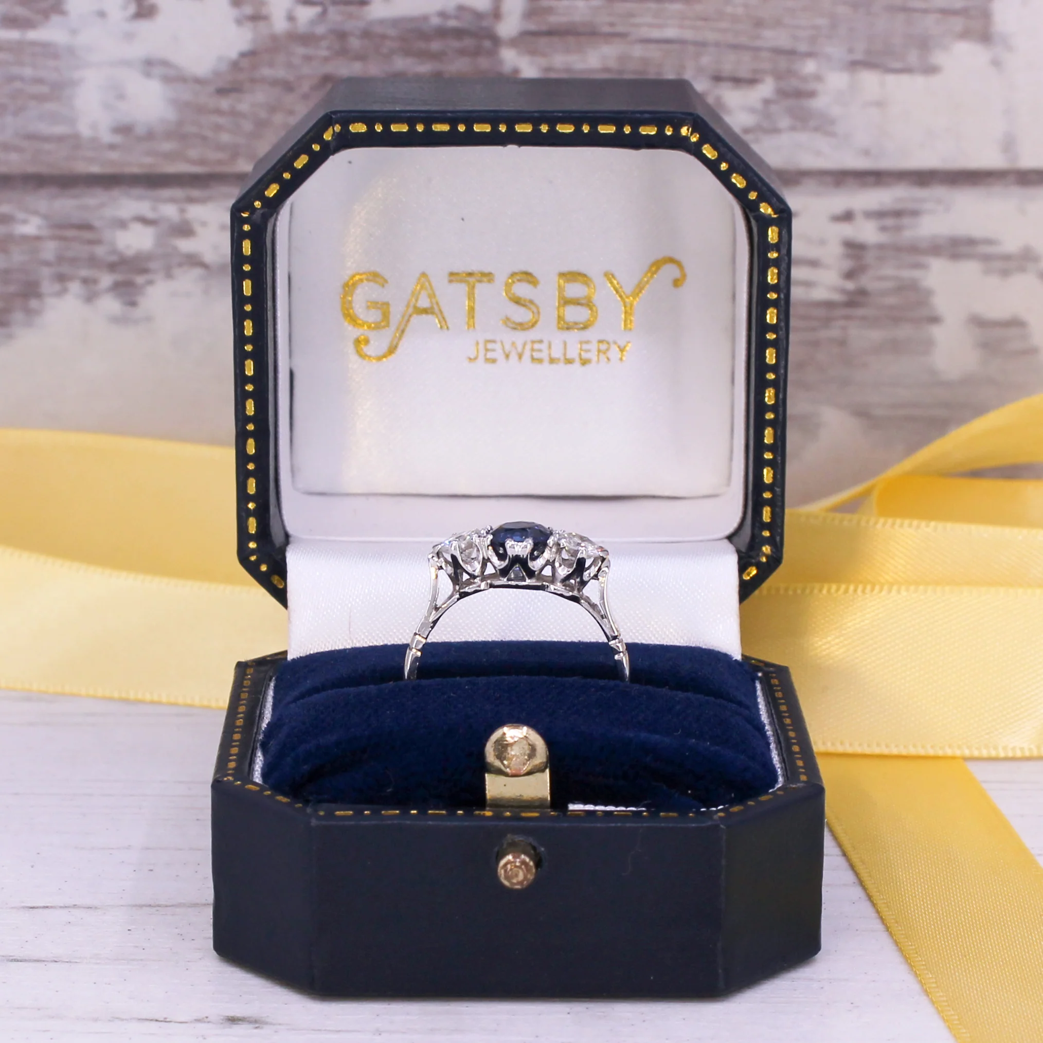 Vintage 0.90 Carat Unheated Sapphire & Diamond Three Stone Ring, circa 1970 - Image 8