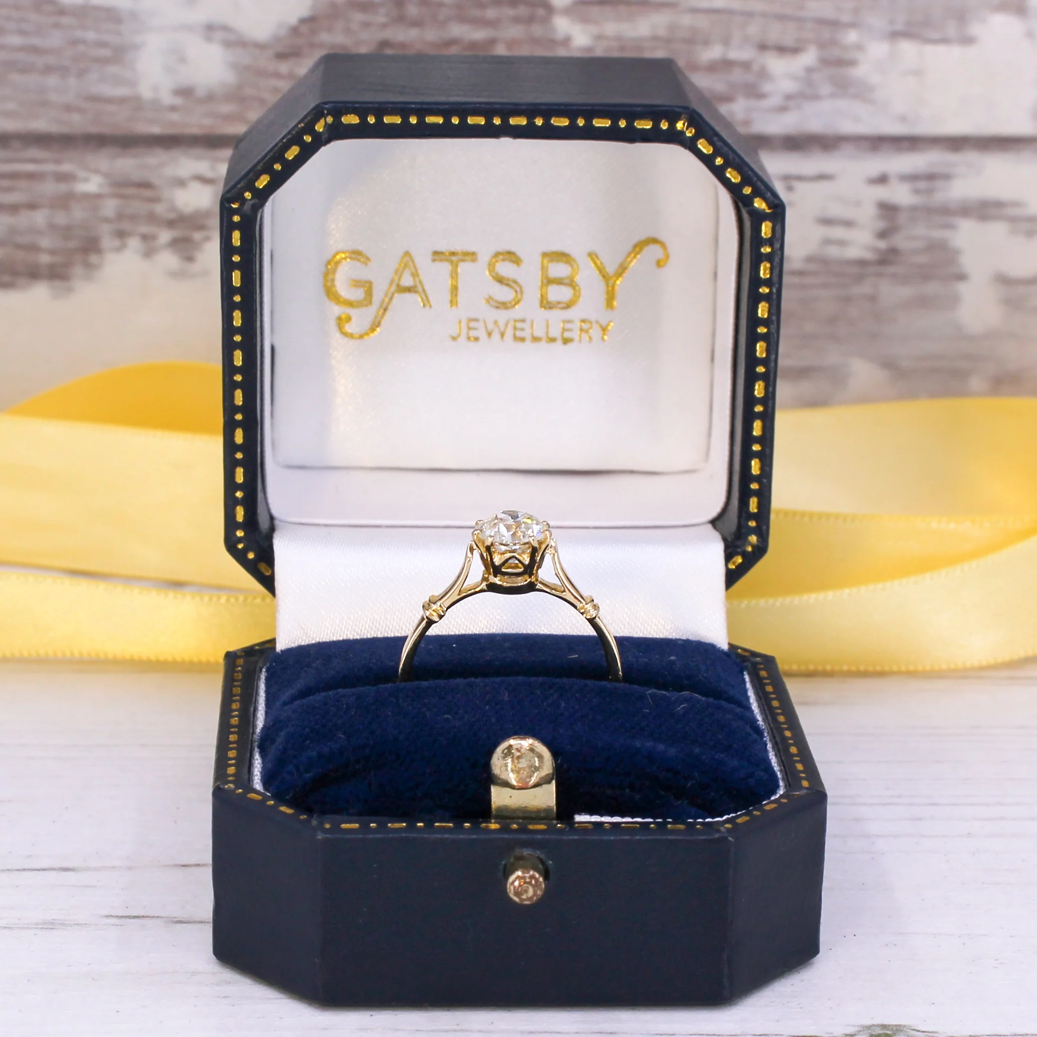 Vintage 0.93 Carat Old Cut Diamond Engagement Ring, circa 1930 - Image 8