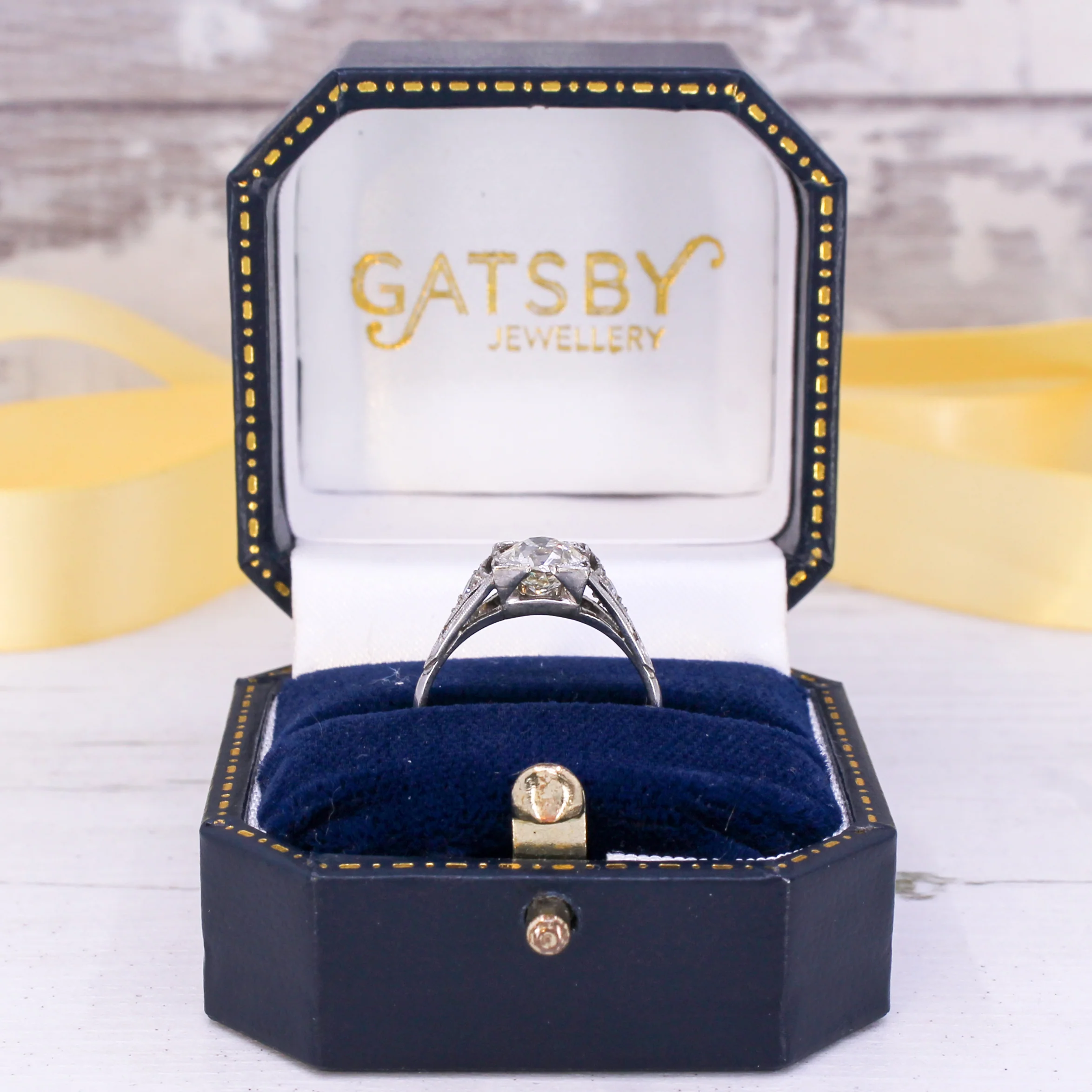 Vintage 0.99 Carat Old Cut Diamond Engagement Ring, circa 1945 - Image 8