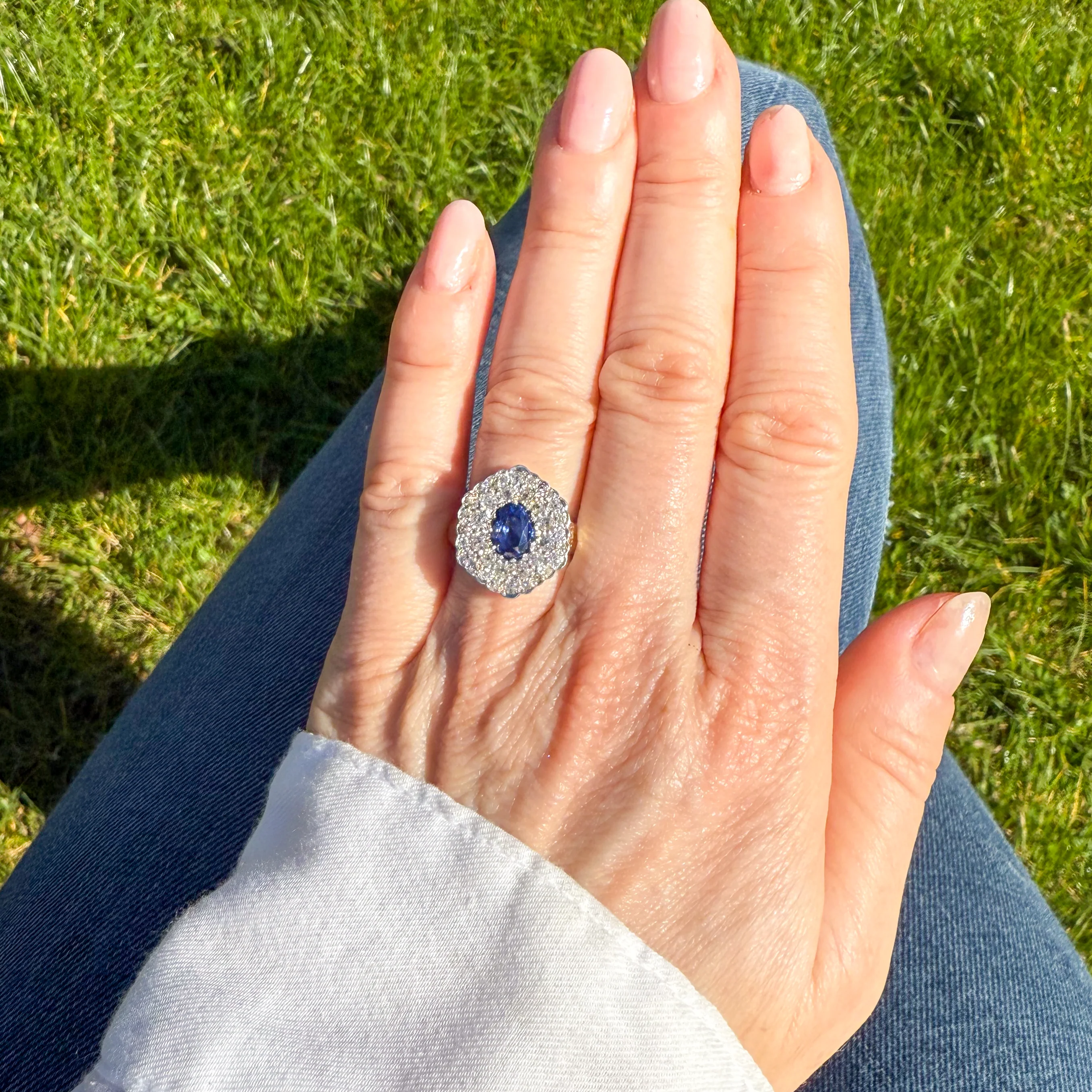 Vintage 1.00 Carat Sapphire & 0.70 Carat Diamond Cluster Ring, circa 1975 - Image 6