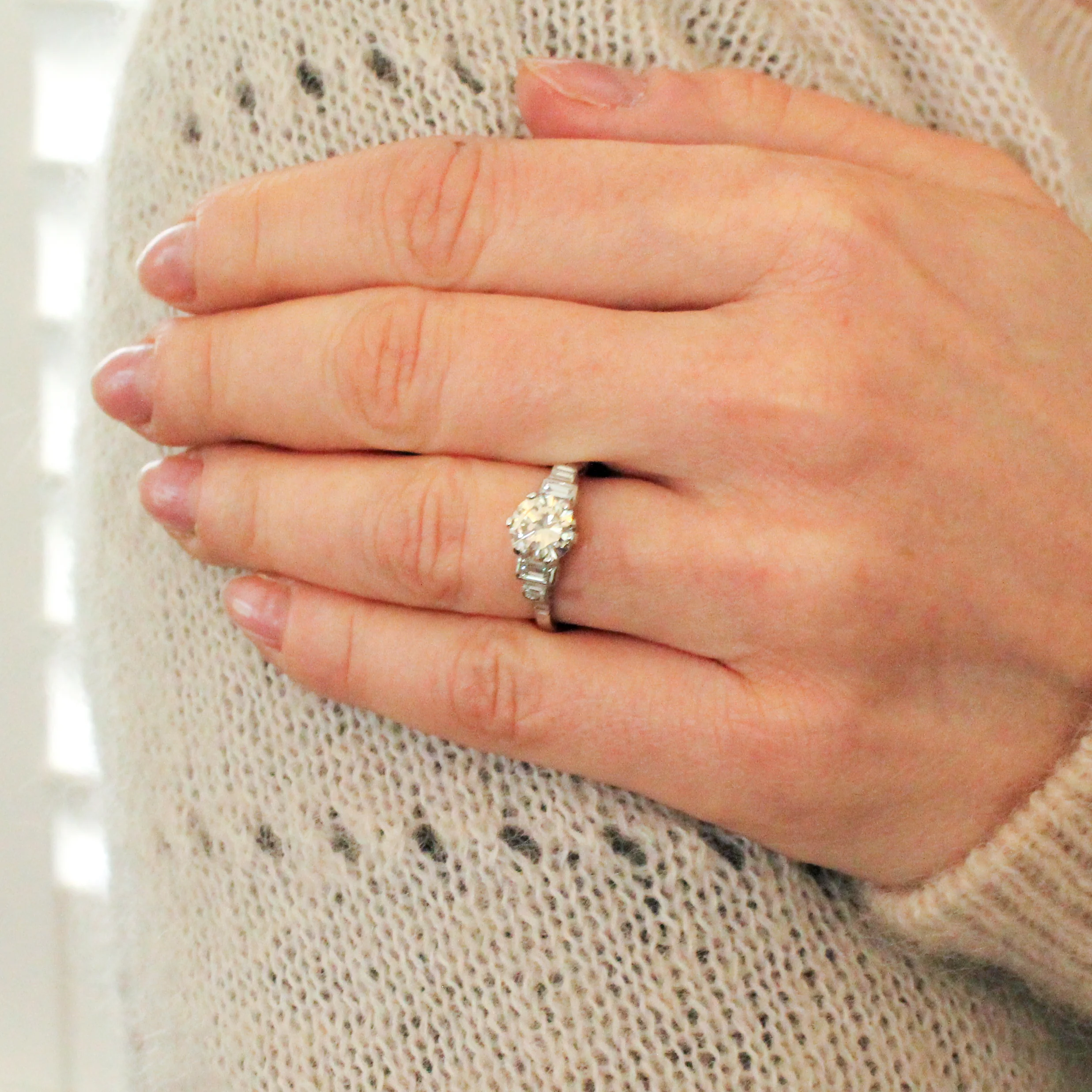 Vintage 1.06 Carat Transitional Cut Diamond Engagement Ring, circa 1960 - Image 2