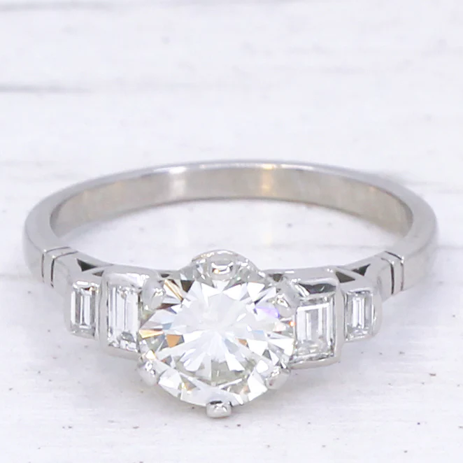 Vintage 1.06 Carat Transitional Cut Diamond Engagement Ring, circa 1960 - Image 3