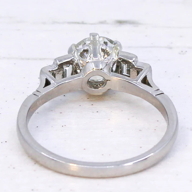 Vintage 1.06 Carat Transitional Cut Diamond Engagement Ring, circa 1960 - Image 5