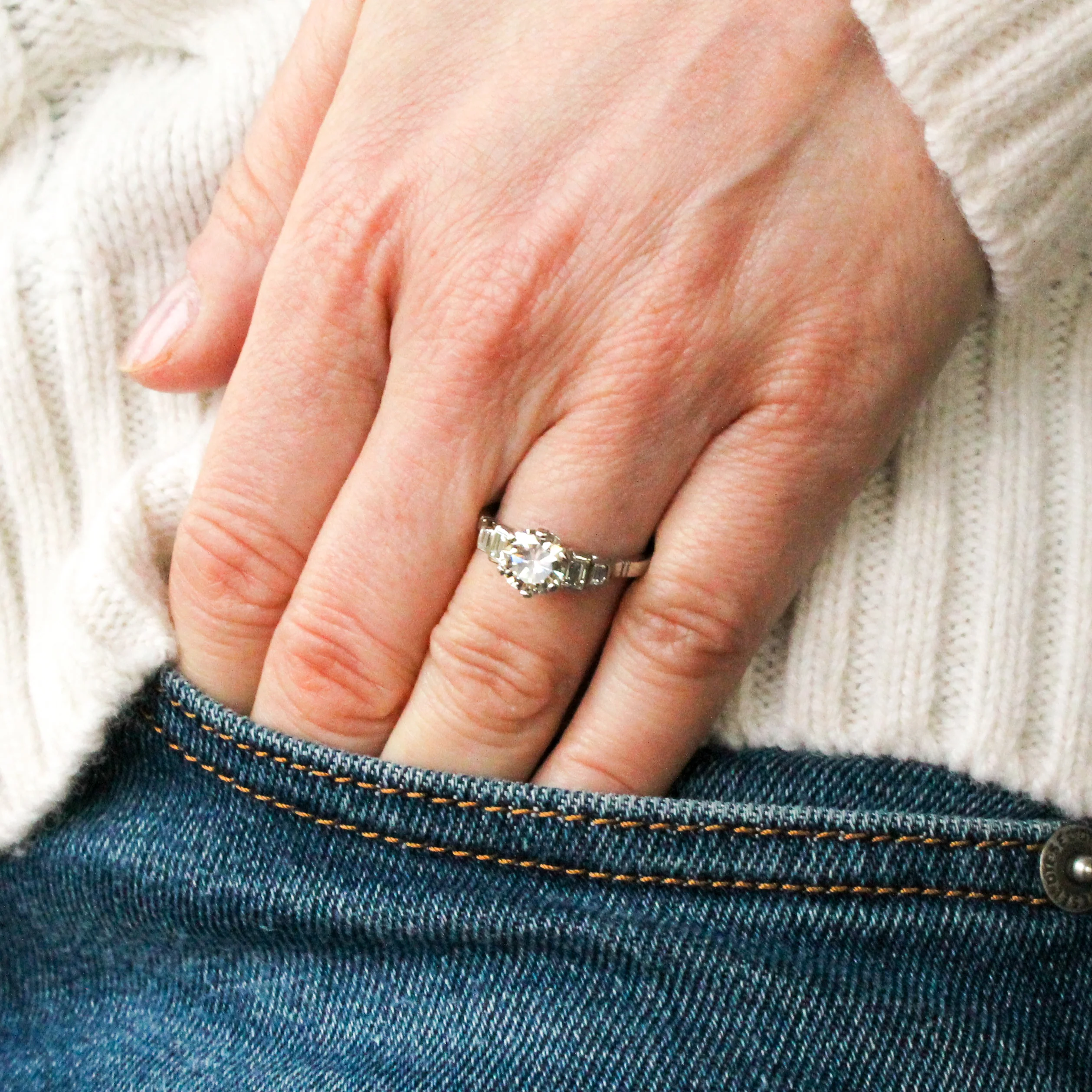Vintage 1.06 Carat Transitional Cut Diamond Engagement Ring, circa 1960 - Image 7