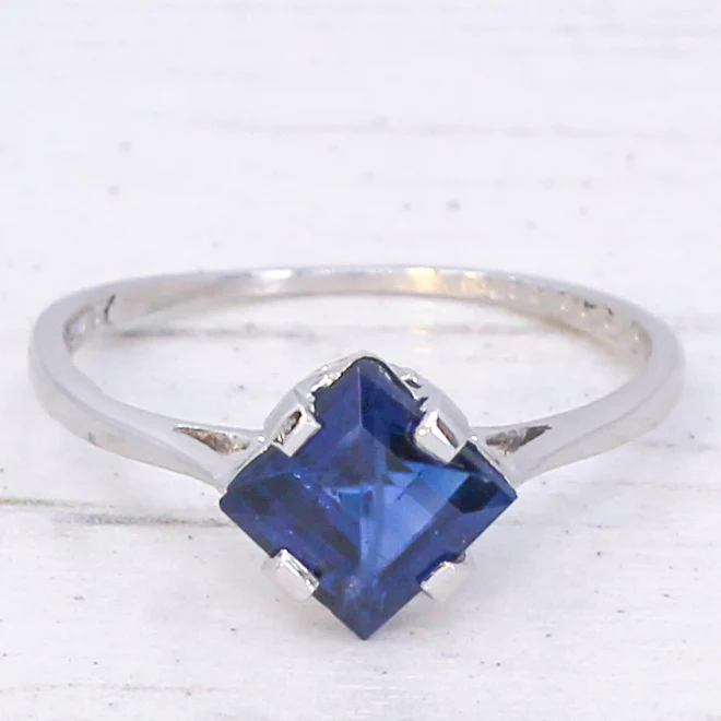 Vintage 1.44 Carat Unheated Sapphire Solitaire Ring, circa 1925 - Image 3
