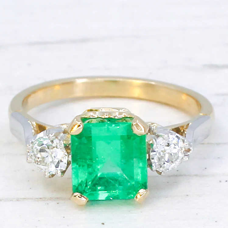 Vintage 1.80 Carat Minor Oil Colombian Emerald & Diamond Ring, circa 1930 - Image 3
